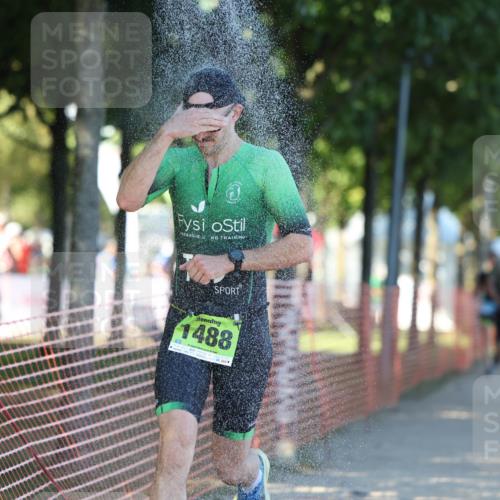07.09.2025 - 19. Norderstedt Triathlon Michael Strokosch http://msf.ph/oto/8770669 07.09.2025 16:28:01 Laufen 406, 487, 515, 883, 1057, 1105, 1422, 1575, 1604 meine-sportfotos.de