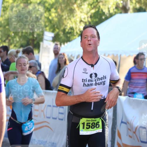 07.09.2025 - 19. Norderstedt Triathlon Zöllner http://msf.ph/oto/8770670 07.09.2025 16:43:21 Ziel 430, 1545, 1546, 1586 meine-sportfotos.de