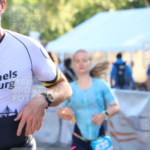 07.09.2025 - 19. Norderstedt Triathlon Zöllner http://msf.ph/oto/8770689 07.09.2025 16:43:23 Ziel 430, 1063, 1422, 1545, 1546, 1586 meine-sportfotos.de