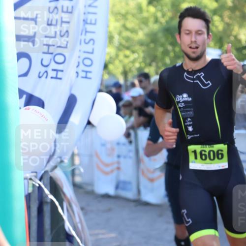 07.09.2025 - 19. Norderstedt Triathlon Zöllner http://msf.ph/oto/8770767 07.09.2025 16:43:29 Ziel 430, 1063, 1422, 1549, 1586, 1606 meine-sportfotos.de