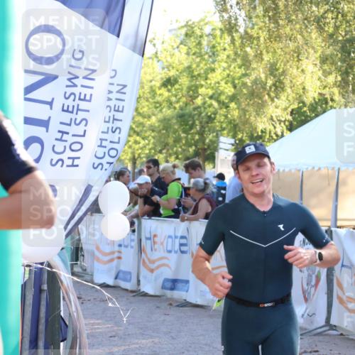 07.09.2025 - 19. Norderstedt Triathlon Zöllner http://msf.ph/oto/8770782 07.09.2025 16:43:31 Ziel 430, 1063, 1422, 1549, 1606 meine-sportfotos.de