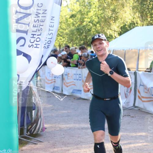07.09.2025 - 19. Norderstedt Triathlon Zöllner http://msf.ph/oto/8770789 07.09.2025 16:43:31 Ziel 430, 1063, 1422, 1549, 1606 meine-sportfotos.de