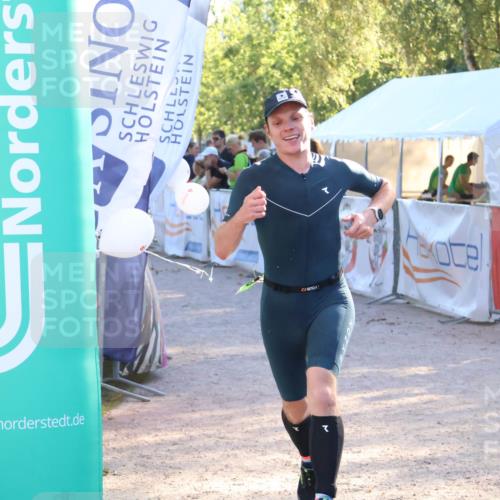 07.09.2025 - 19. Norderstedt Triathlon Zöllner http://msf.ph/oto/8770794 07.09.2025 16:43:31 Ziel 430, 1063, 1422, 1549, 1606 meine-sportfotos.de