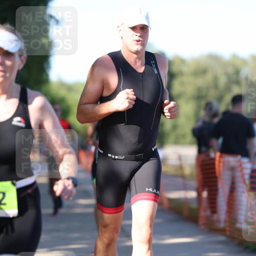07.09.2025 - 19. Norderstedt Triathlon Michael Strokosch http://msf.ph/oto/8770796 07.09.2025 16:28:21 Laufen 933, 1044, 1405, 1585, 1625 meine-sportfotos.de