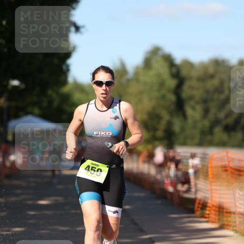 07.09.2025 - 19. Norderstedt Triathlon Michael Strokosch http://msf.ph/oto/8770815 07.09.2025 15:31:47 Laufen 450, 476 meine-sportfotos.de