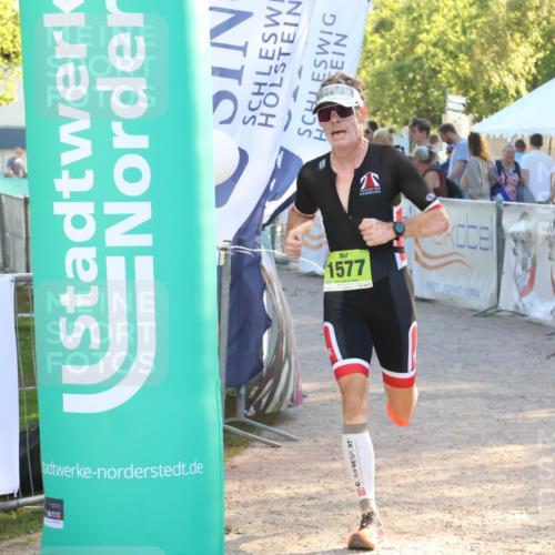 07.09.2025 - 19. Norderstedt Triathlon Zöllner http://msf.ph/oto/8770833 07.09.2025 16:43:38 Ziel 1549, 1577, 1630 meine-sportfotos.de