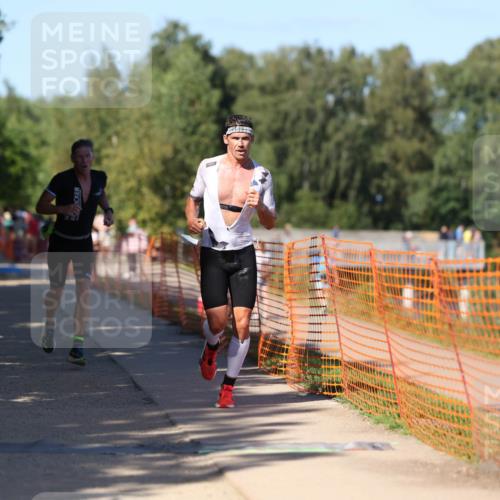 07.09.2025 - 19. Norderstedt Triathlon Michael Strokosch http://msf.ph/oto/8770858 07.09.2025 15:32:07 Laufen 1501 meine-sportfotos.de