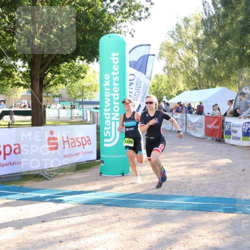 07.09.2025 - 19. Norderstedt Triathlon Zöllner http://msf.ph/oto/8770860 07.09.2025 16:43:44 Ziel 1097, 1486, 1555, 1577 meine-sportfotos.de