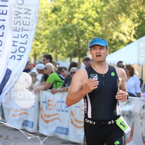 07.09.2025 - 19. Norderstedt Triathlon Zöllner http://msf.ph/oto/8770864 07.09.2025 16:43:47 Ziel 1097, 1486, 1555 meine-sportfotos.de