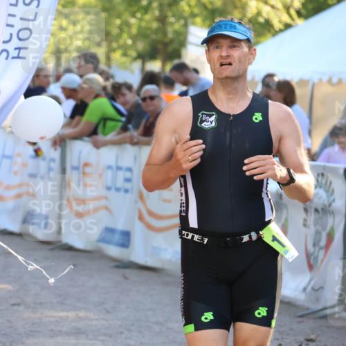 07.09.2025 - 19. Norderstedt Triathlon Zöllner http://msf.ph/oto/8770869 07.09.2025 16:43:47 Ziel 1097, 1486, 1555 meine-sportfotos.de