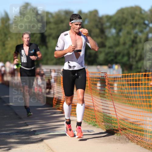 07.09.2025 - 19. Norderstedt Triathlon Michael Strokosch http://msf.ph/oto/8770889 07.09.2025 15:32:08 Laufen 1459, 1501 meine-sportfotos.de