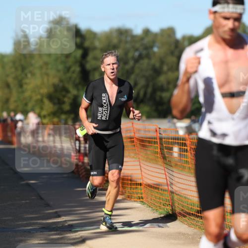 07.09.2025 - 19. Norderstedt Triathlon Michael Strokosch http://msf.ph/oto/8770897 07.09.2025 15:32:09 Laufen 1459, 1501 meine-sportfotos.de
