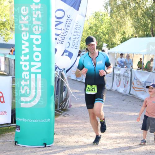07.09.2025 - 19. Norderstedt Triathlon Zöllner http://msf.ph/oto/8770905 07.09.2025 16:44:00 Ziel 1602, 1631 meine-sportfotos.de
