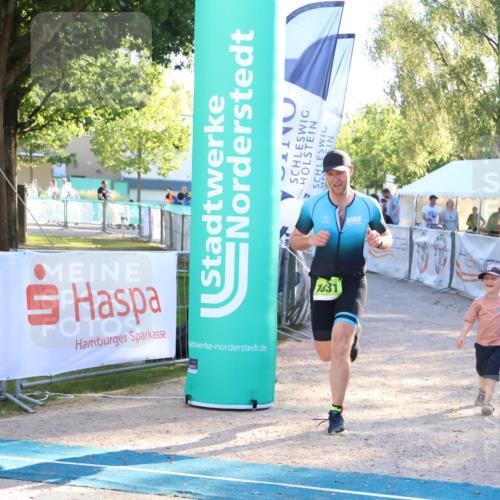 07.09.2025 - 19. Norderstedt Triathlon Zöllner http://msf.ph/oto/8770913 07.09.2025 16:44:00 Ziel 1602, 1631 meine-sportfotos.de