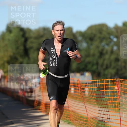 07.09.2025 - 19. Norderstedt Triathlon Michael Strokosch http://msf.ph/oto/8770918 07.09.2025 15:32:10 Laufen 373, 1459, 1501 meine-sportfotos.de