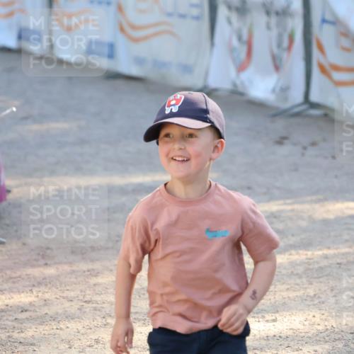 07.09.2025 - 19. Norderstedt Triathlon Zöllner http://msf.ph/oto/8770925 07.09.2025 16:44:01 Ziel 1602, 1631 meine-sportfotos.de