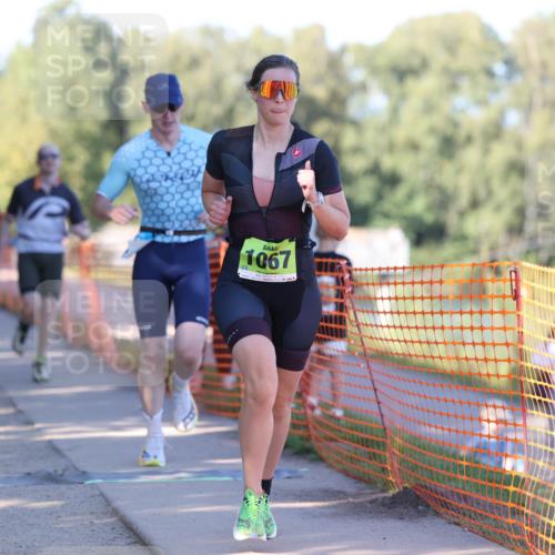 07.09.2025 - 19. Norderstedt Triathlon Michael Strokosch http://msf.ph/oto/8770934 07.09.2025 16:28:57 Laufen 405, 532, 942, 1054, 1060, 1067, 1473, 1582 meine-sportfotos.de