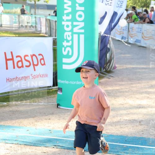 07.09.2025 - 19. Norderstedt Triathlon Zöllner http://msf.ph/oto/8770942 07.09.2025 16:44:02 Ziel 1602, 1631 meine-sportfotos.de