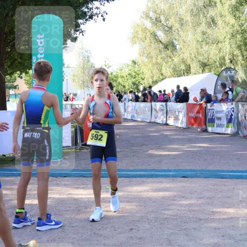 07.09.2025 - 19. Norderstedt Triathlon Zöllner http://msf.ph/oto/8770988 07.09.2025 09:48:58 Ziel 592, 629 meine-sportfotos.de