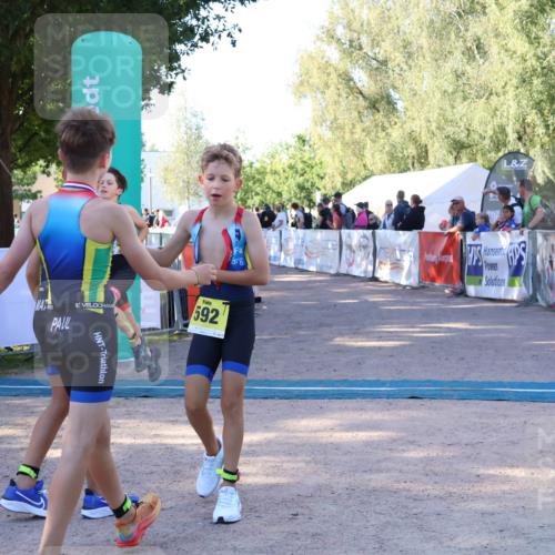 07.09.2025 - 19. Norderstedt Triathlon Zöllner http://msf.ph/oto/8770996 07.09.2025 09:48:59 Ziel 592, 629 meine-sportfotos.de