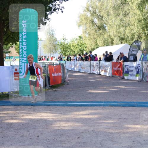 07.09.2025 - 19. Norderstedt Triathlon Zöllner http://msf.ph/oto/8771111 07.09.2025 09:49:29 Ziel 554, 567, 574 meine-sportfotos.de