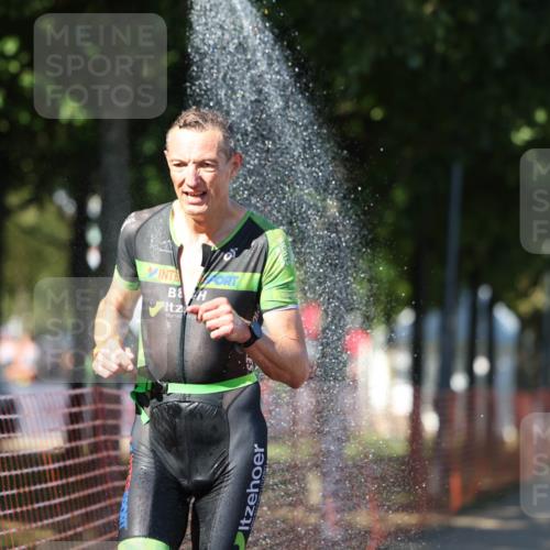 07.09.2025 - 19. Norderstedt Triathlon Michael Strokosch http://msf.ph/oto/8771150 07.09.2025 15:32:41 Laufen 379, 444, 900, 960 meine-sportfotos.de