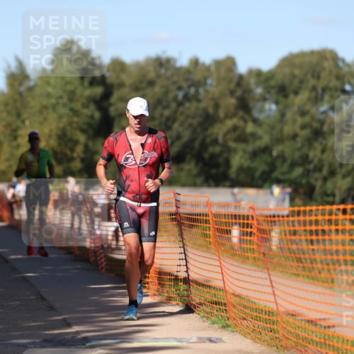 07.09.2025 - 19. Norderstedt Triathlon Michael Strokosch http://msf.ph/oto/8771173 07.09.2025 15:32:45 Laufen 444, 960, 1019 meine-sportfotos.de