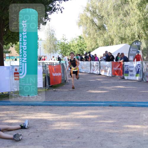 07.09.2025 - 19. Norderstedt Triathlon Zöllner http://msf.ph/oto/8771177 07.09.2025 09:49:51 Ziel 577, 618 meine-sportfotos.de