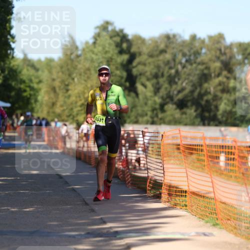 07.09.2025 - 19. Norderstedt Triathlon Michael Strokosch http://msf.ph/oto/8771198 07.09.2025 15:32:48 Laufen 960, 1019 meine-sportfotos.de
