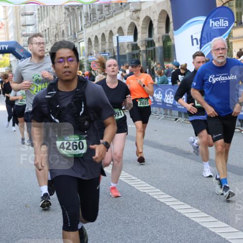 07.09.2025 - BARMER Alsterlauf Strokosch-Dieckow http://msf.ph/oto/8771357 07.09.2025 10:10:00 Ziel 1160, 1188, 2282, 2311, 2312, 2352, 2474, 2632, 2703, 2865, 3145, 3469, 3472, 3756, 3757, 3758, 3987, 4099, 4244, 4291, 4321, 4373, 4384, 4832, 4864, 5009, 5049, 5072, 5073, 5283, 5413, 5703, 5814, 5824, 5829, 5879, 5893, 5896, 5971, 6038, 6088, 6114, 6198, 8385, 8423 meine-sportfotos.de