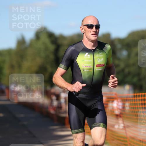 07.09.2025 - 19. Norderstedt Triathlon Michael Strokosch http://msf.ph/oto/8771360 07.09.2025 15:33:08 Laufen 1483 meine-sportfotos.de
