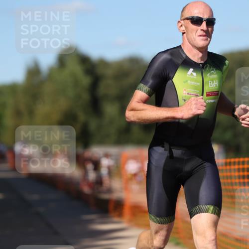 07.09.2025 - 19. Norderstedt Triathlon Michael Strokosch http://msf.ph/oto/8771364 07.09.2025 15:33:08 Laufen 1483 meine-sportfotos.de