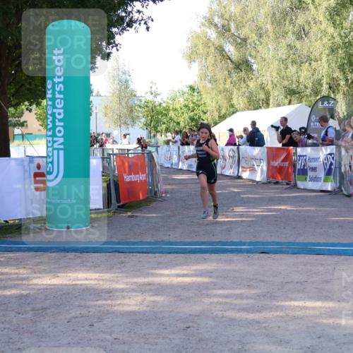 07.09.2025 - 19. Norderstedt Triathlon Zöllner http://msf.ph/oto/8771411 07.09.2025 09:51:11 Ziel 599, 622 meine-sportfotos.de