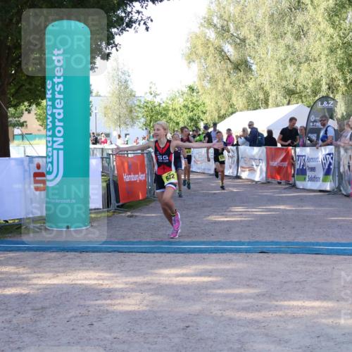 07.09.2025 - 19. Norderstedt Triathlon Zöllner http://msf.ph/oto/8771445 07.09.2025 09:51:16 Ziel 575, 599, 608, 615, 622 meine-sportfotos.de