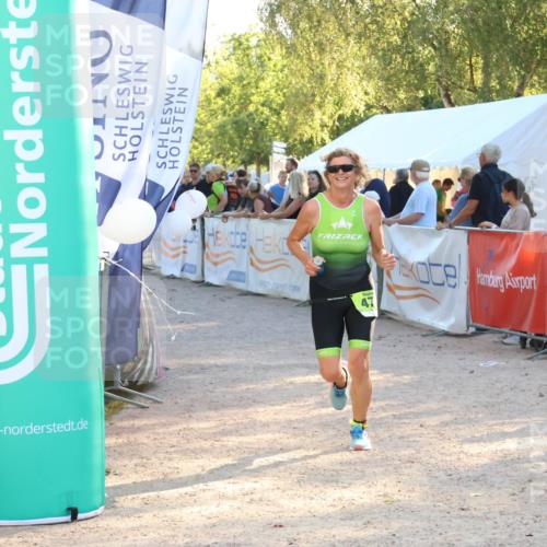 07.09.2025 - 19. Norderstedt Triathlon Zöllner http://msf.ph/oto/8771486 07.09.2025 16:46:05 Ziel 447, 474, 1492 meine-sportfotos.de