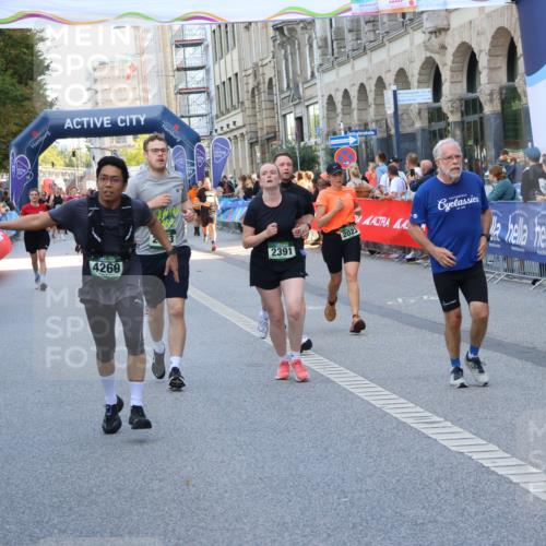 07.09.2025 - BARMER Alsterlauf Strokosch-Dieckow http://msf.ph/oto/8771537 07.09.2025 10:09:58 Ziel 1160, 1188, 2282, 2311, 2312, 2352, 2474, 2632, 2703, 2865, 3145, 3469, 3472, 3756, 3757, 3758, 3987, 4099, 4244, 4291, 4321, 4373, 4384, 4832, 4864, 5009, 5283, 5413, 5814, 5824, 5829, 5879, 5893, 5896, 5971, 6038, 6088, 6114, 6198, 8385, 8423 meine-sportfotos.de