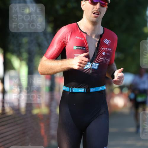 07.09.2025 - 19. Norderstedt Triathlon Michael Strokosch http://msf.ph/oto/8771547 07.09.2025 16:30:52 Laufen 549, 1050, 1573, 1586 meine-sportfotos.de