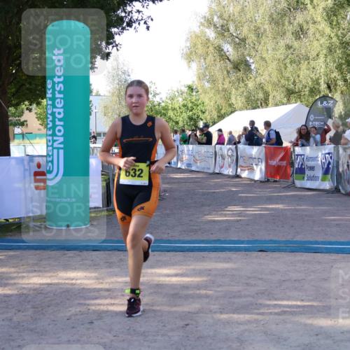 07.09.2025 - 19. Norderstedt Triathlon Zöllner http://msf.ph/oto/8771555 07.09.2025 09:52:24 Ziel 579, 580, 631, 632 meine-sportfotos.de