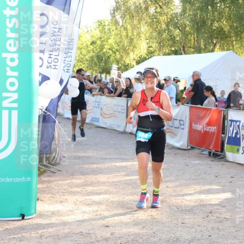 07.09.2025 - 19. Norderstedt Triathlon Zöllner http://msf.ph/oto/8771584 07.09.2025 16:46:21 Ziel 884, 1601 meine-sportfotos.de