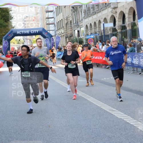 07.09.2025 - BARMER Alsterlauf Strokosch-Dieckow http://msf.ph/oto/8771587 07.09.2025 10:09:58 Ziel 1160, 1188, 2282, 2311, 2312, 2352, 2474, 2632, 2703, 2865, 3145, 3469, 3472, 3756, 3757, 3758, 3987, 4099, 4244, 4291, 4321, 4373, 4384, 4832, 4864, 5009, 5283, 5413, 5814, 5824, 5829, 5879, 5893, 5896, 5971, 6038, 6088, 6114, 6198, 8385, 8423 meine-sportfotos.de