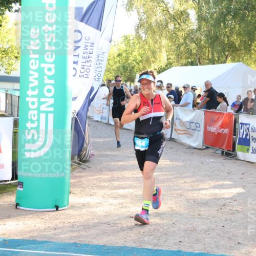 07.09.2025 - 19. Norderstedt Triathlon Zöllner http://msf.ph/oto/8771590 07.09.2025 16:46:21 Ziel 884, 1601 meine-sportfotos.de