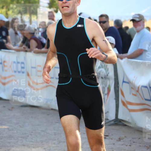 07.09.2025 - 19. Norderstedt Triathlon Zöllner http://msf.ph/oto/8771603 07.09.2025 16:46:23 Ziel 884, 1601 meine-sportfotos.de