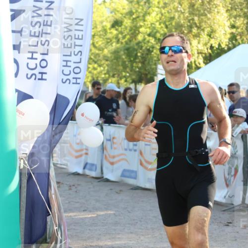 07.09.2025 - 19. Norderstedt Triathlon Zöllner http://msf.ph/oto/8771609 07.09.2025 16:46:23 Ziel 884, 1601 meine-sportfotos.de