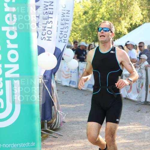 07.09.2025 - 19. Norderstedt Triathlon Zöllner http://msf.ph/oto/8771614 07.09.2025 16:46:24 Ziel 884, 1601 meine-sportfotos.de