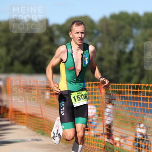 07.09.2025 - 19. Norderstedt Triathlon Michael Strokosch http://msf.ph/oto/8771622 07.09.2025 15:34:01 Laufen 382, 462, 1506 meine-sportfotos.de