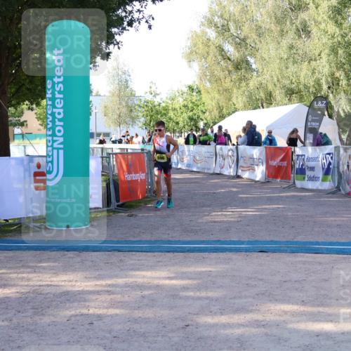 07.09.2025 - 19. Norderstedt Triathlon Zöllner http://msf.ph/oto/8771633 07.09.2025 09:53:32 Ziel 558, 596 meine-sportfotos.de