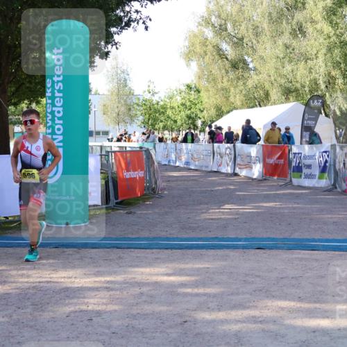 07.09.2025 - 19. Norderstedt Triathlon Zöllner http://msf.ph/oto/8771661 07.09.2025 09:53:34 Ziel 558, 596 meine-sportfotos.de