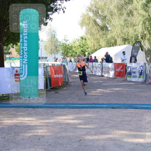 07.09.2025 - 19. Norderstedt Triathlon Zöllner http://msf.ph/oto/8771675 07.09.2025 09:53:45 Ziel 589, 610 meine-sportfotos.de