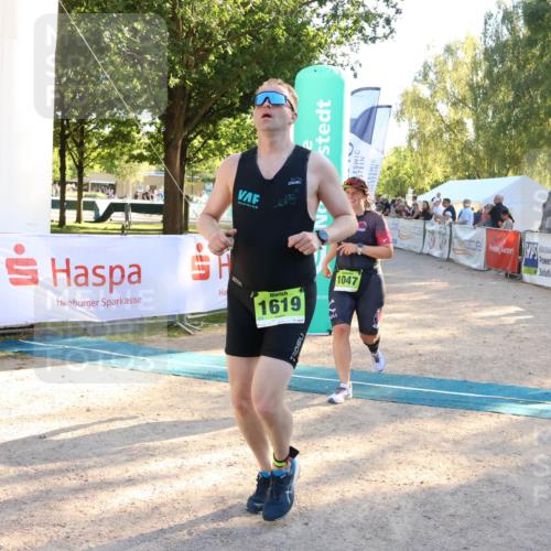 07.09.2025 - 19. Norderstedt Triathlon Zöllner http://msf.ph/oto/8771694 07.09.2025 16:46:38 Ziel 1047, 1619 meine-sportfotos.de