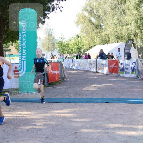 07.09.2025 - 19. Norderstedt Triathlon Zöllner http://msf.ph/oto/8771697 07.09.2025 09:53:46 Ziel 589, 610 meine-sportfotos.de